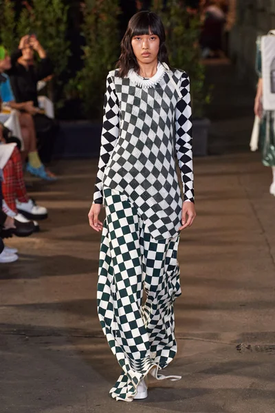 Look 8